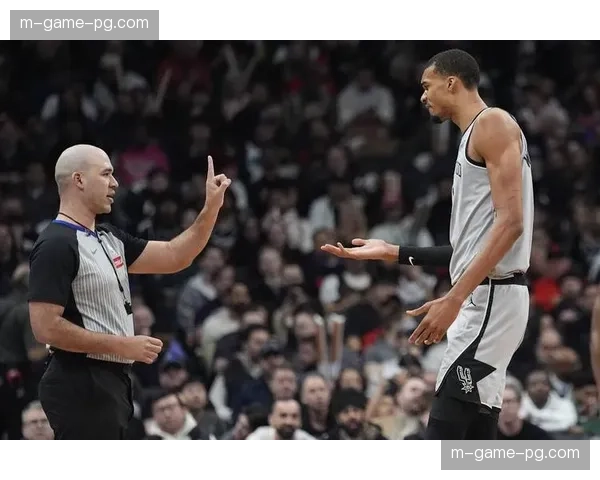 马刺客场29胜12负西部第一 年轻球员心理素质经受考验